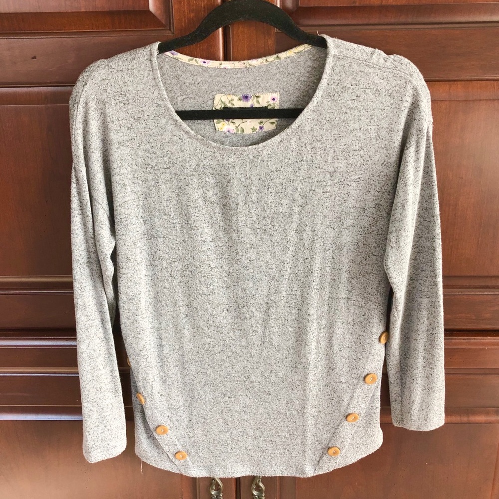 Francesca’s Quarter-sleeve Gray Shirt